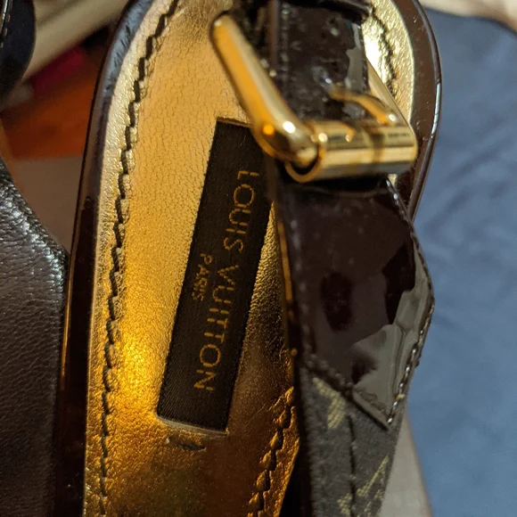 Louis Vuitton - Picture 2 of 12